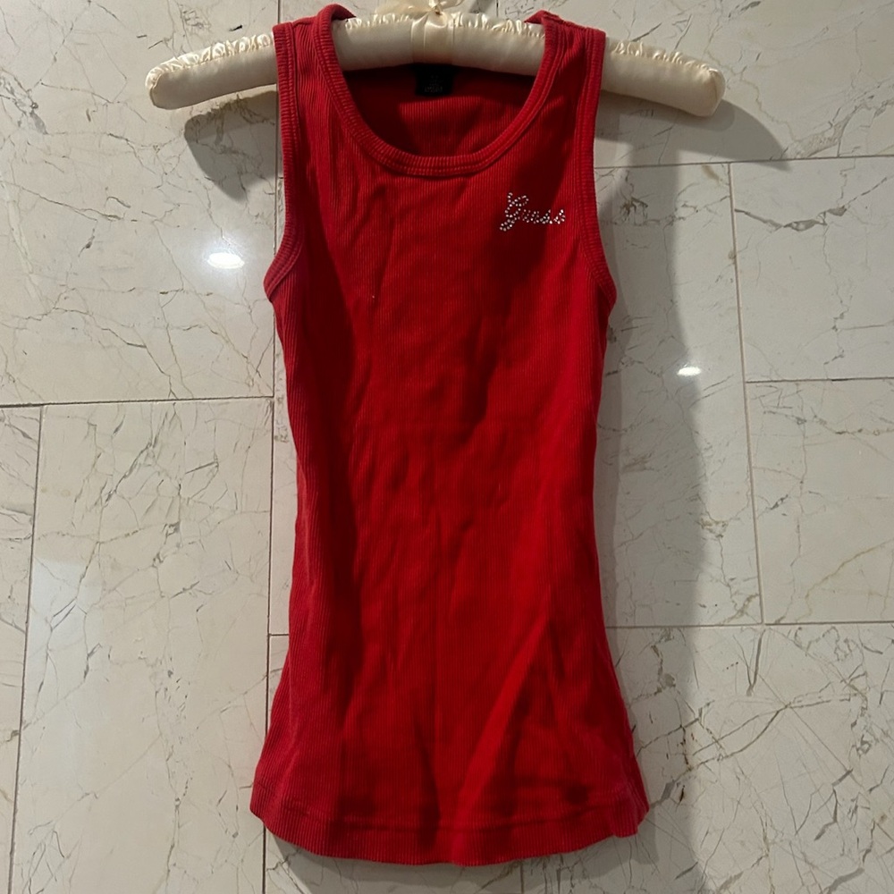 red vintage guess t shirt